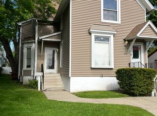 516 Hendee St #A, Elgin, IL 60123