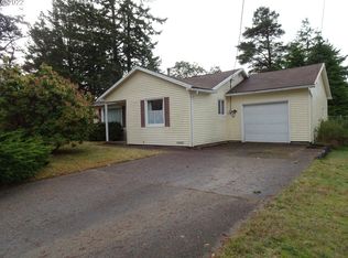 338 Ackerman Ave, Coos Bay, OR 97420