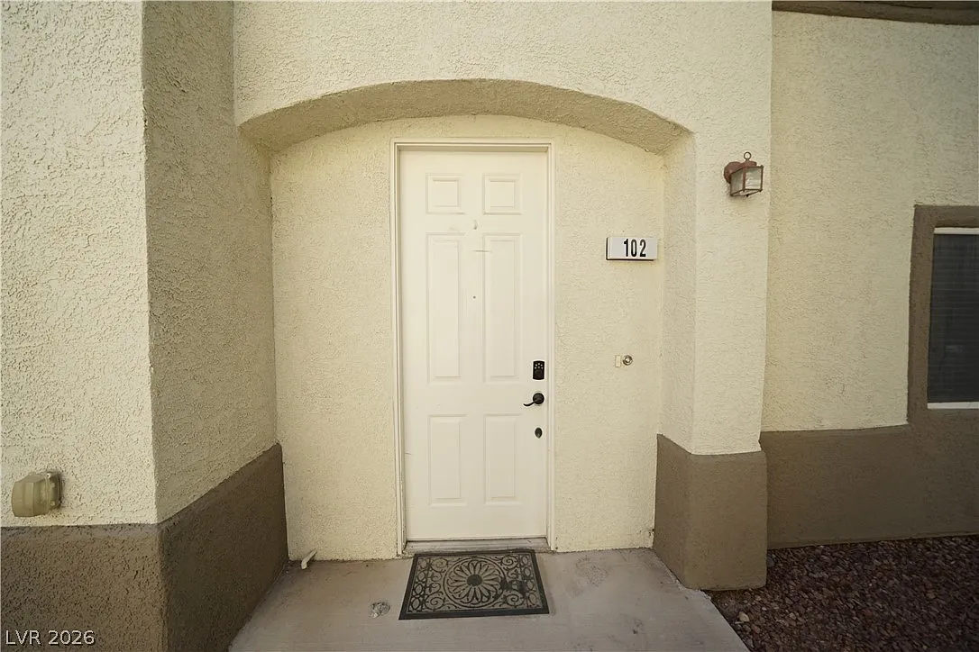 3 bed, 2.5 bath, 1367 sqft, $1,795 — Photo 3