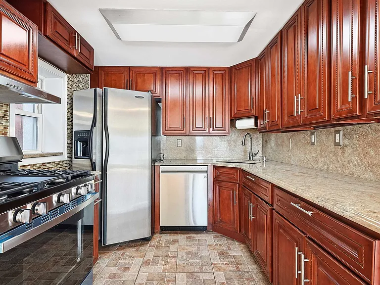 5311 Boulevard E #7 — Photo 12