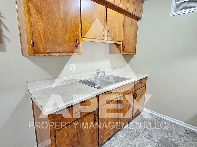 Springdale Apartments — Photo 29