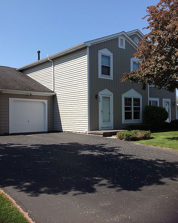 1st image of 105 Nadine Dr