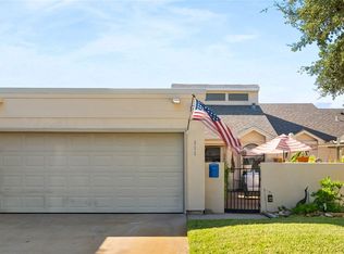 111 Sugar Creek Dr, Rockport, TX 78382