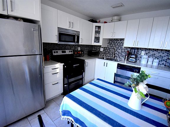 5th image of 1203 Hampton Boulevard
