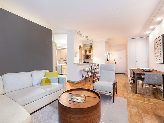 2nd image of 200 E 58th St APT 15B