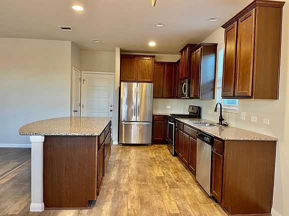 5th image of 107 Eagle Brook Ln