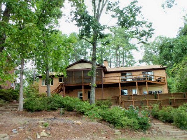 1st image of 211 Woodhaven Ln