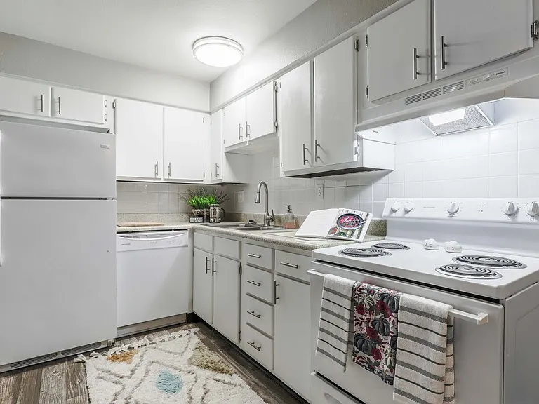 Prime at Uptown Apartments and Townhomes — Photo 33