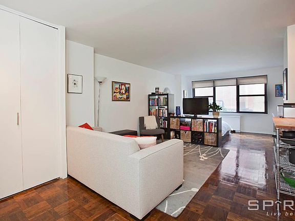 3rd image of 200 E 27th St APT 4H
