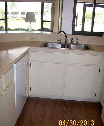 3rd image of 5750 Trailwinds Dr APT 315