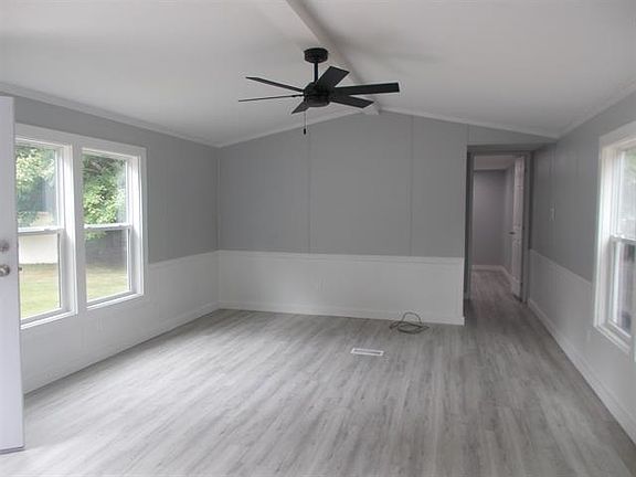 4th image of 77 Royalcrest Park