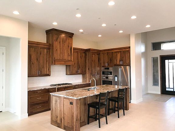 5th image of 526 W Saguaro Way #1