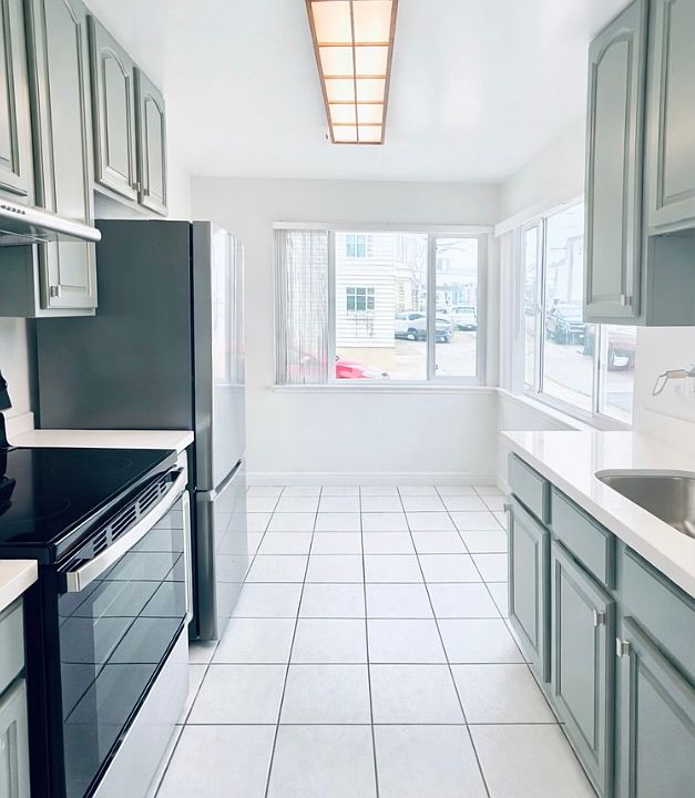 1st image of 4150 Lawton St #2