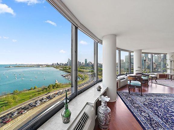 4th image of 155 N Harbor Dr #1912-13