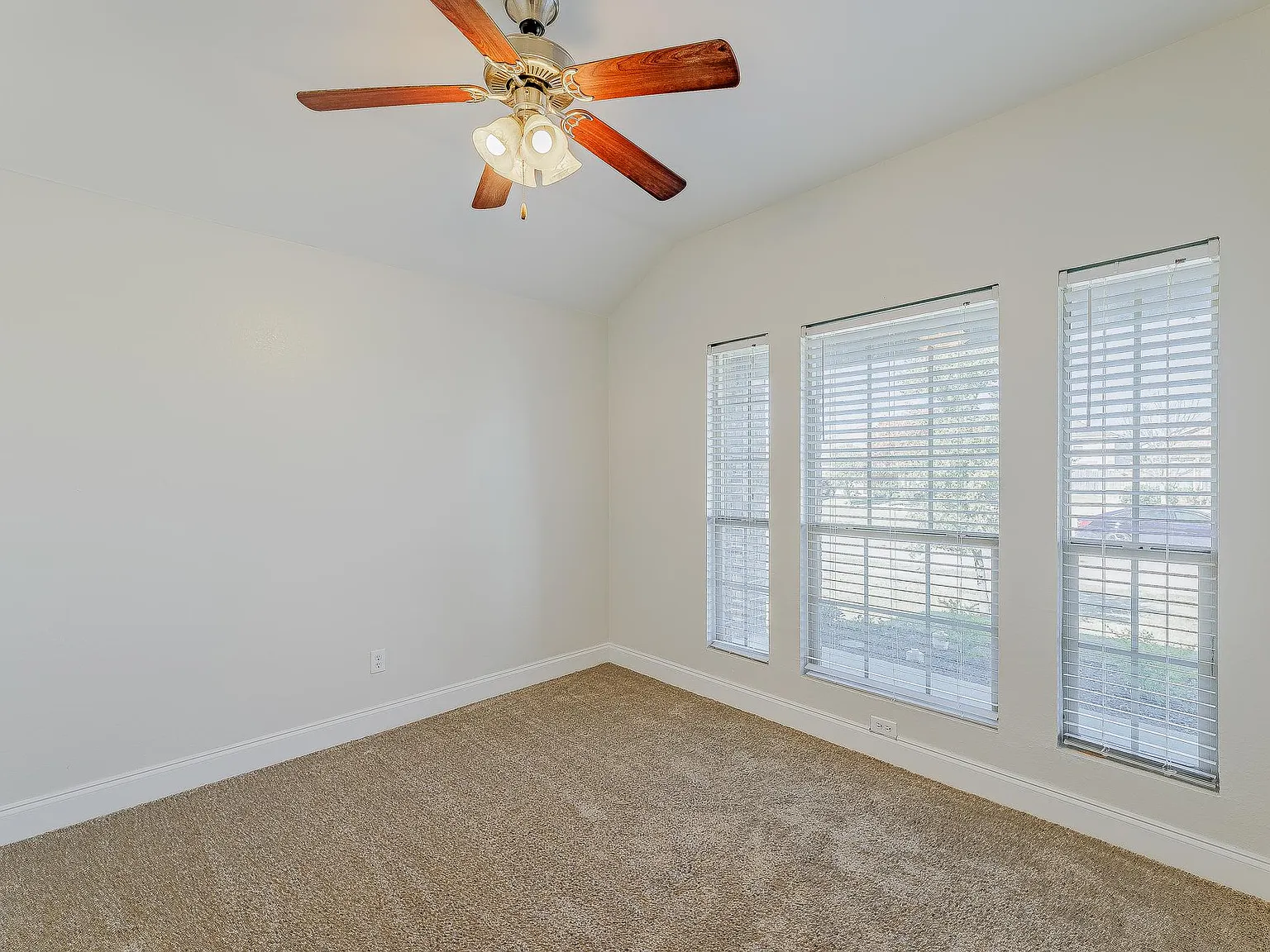 4 bed, 1792 sqft, $1,895 — Photo 4