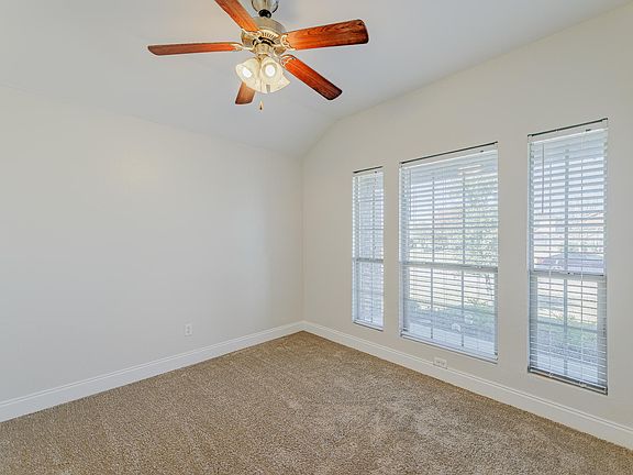 4th image of 2805 Marsha Ln