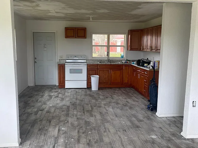 122 Twin Lake Blvd — Photo 8