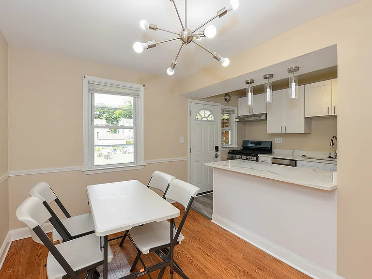 5618 Belleville Ave — Photo 8
