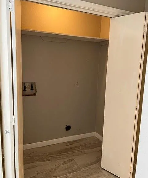 2458 Country Club Dr — Photo 15