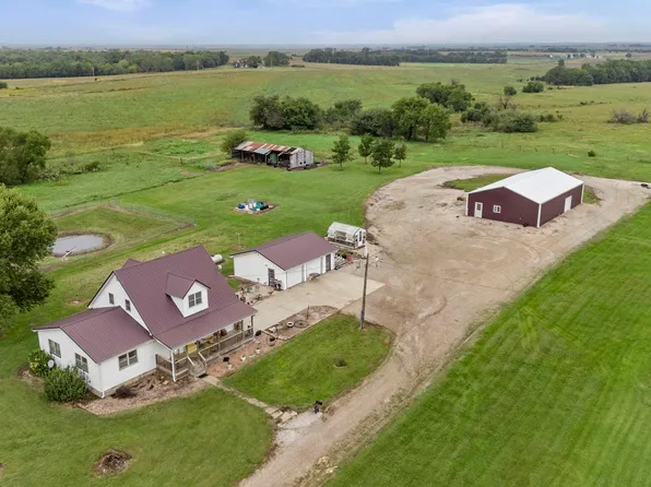 9120 W 269th St, Osage City, KS 66523