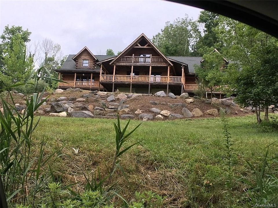 1st image of 10 Eaglewood Vista Ln