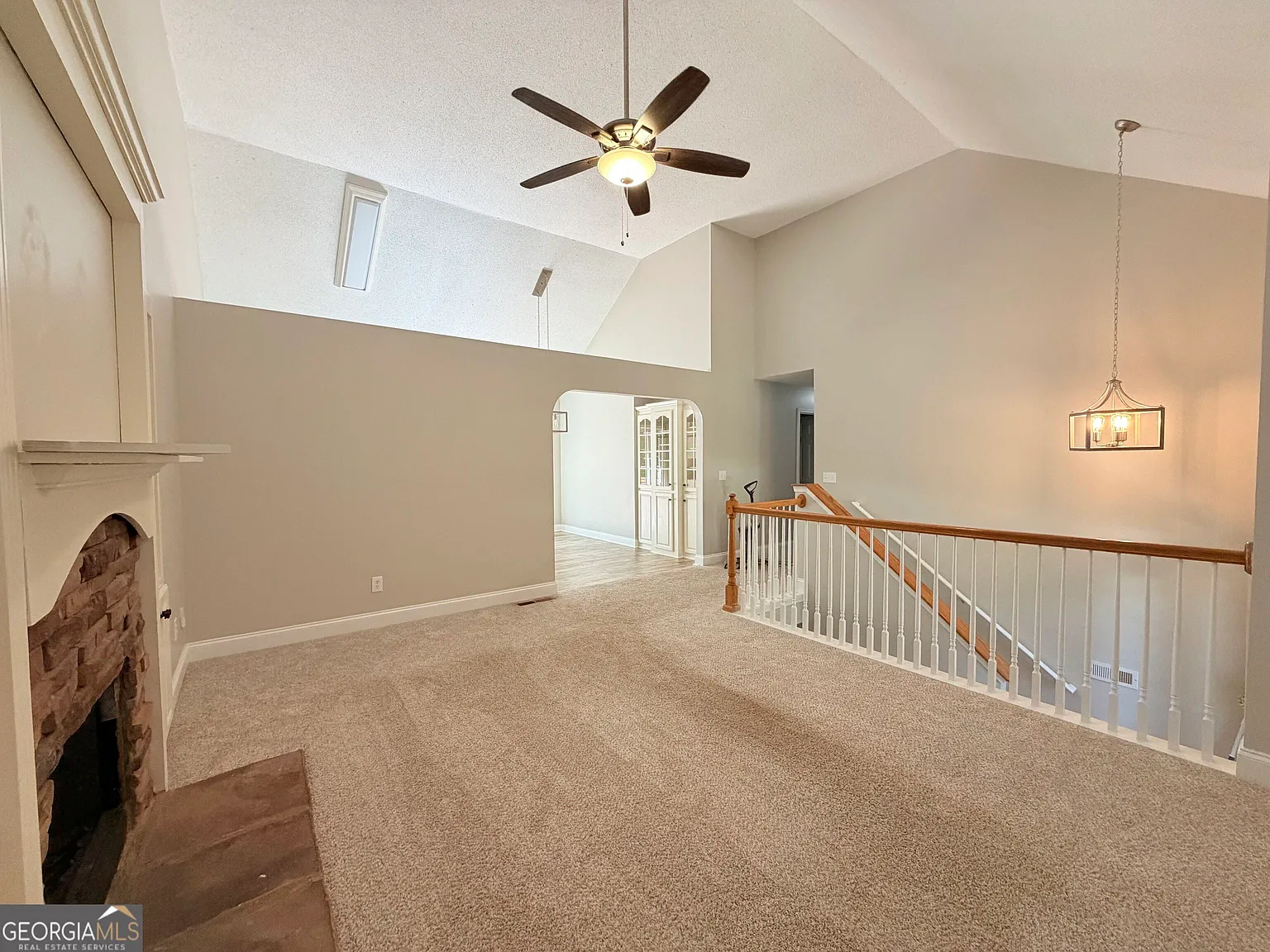 4 bed, 3.0 bath, 1672 sqft, $2,350 — Photo 4