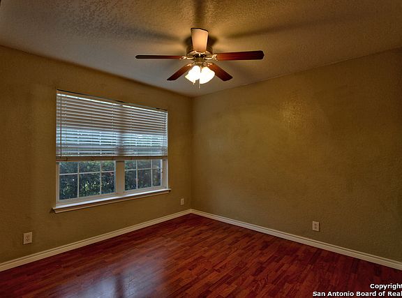 4th image of 371 Copper Wood Dr