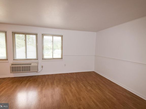 4th image of 250 Tanglewood Ln APT L3