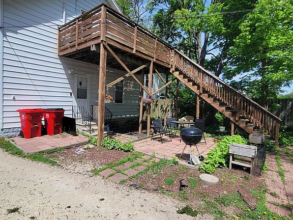 2nd image of 712 8th Ave SE