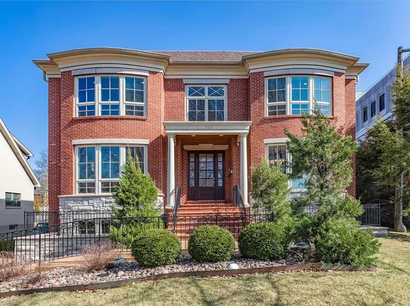 110 Lancaster Dr, Saint Louis, MO 63105