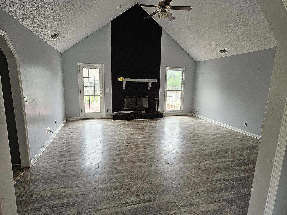 2nd image of 130 Heath Dr S