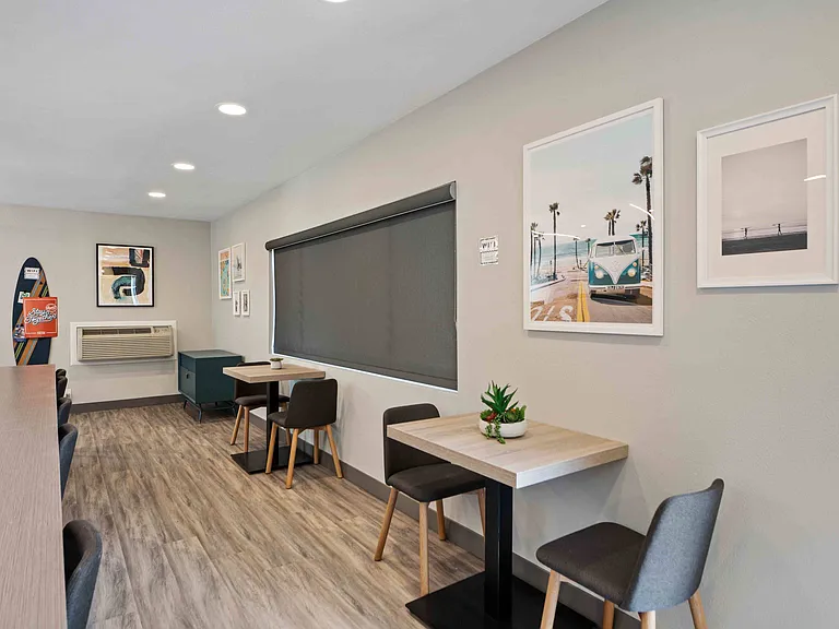 Breakpointe Coronado — Photo 11