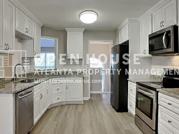 4th image of 1210 Hannah Ct SE