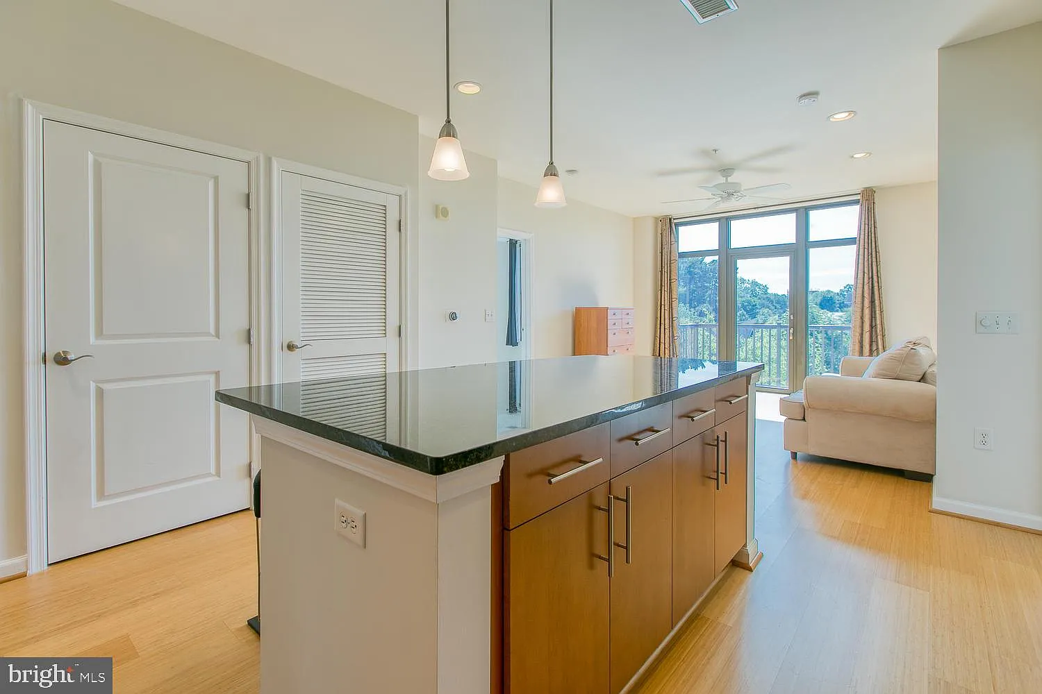 Spectrum Condo — Photo 3