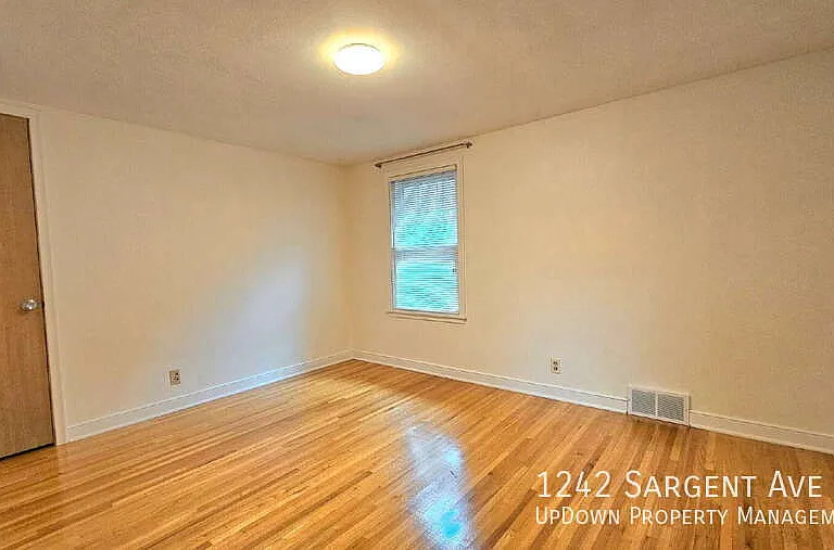 1242 Sargent Ave — Photo 13