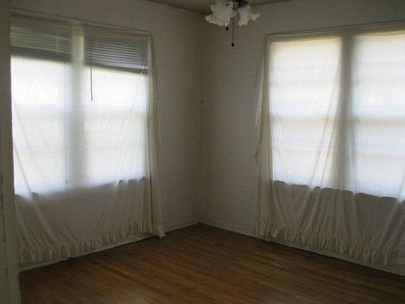 2nd image of 305 E Howard St