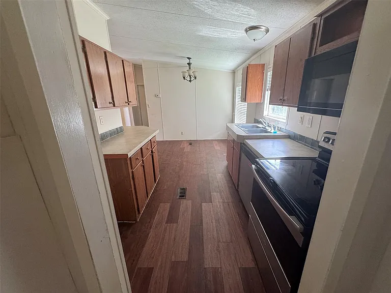 16415 Tamra Ct — Photo 17