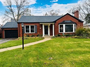 8116 Halifax Dr, Saint Louis, MO 63105