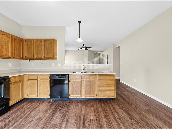 4th image of 9735 Thomas Ln