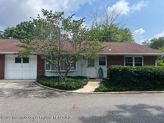 2nd image of 521 Portsmouth Drive #A