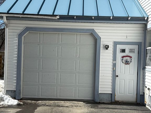 3rd image of 157 Commonwealth Avenue