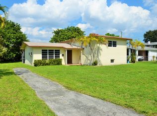 1355 NE 200th St, Miami, FL 33179