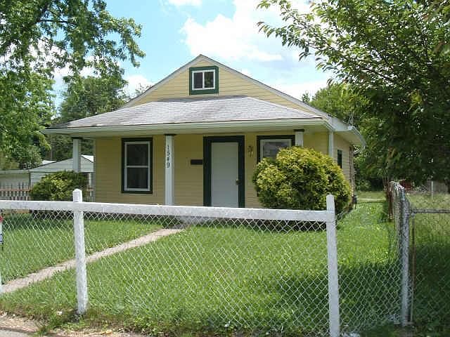 1st image of 1549 E Comer Ave