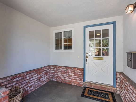 3rd image of 2378 La Mirada Dr