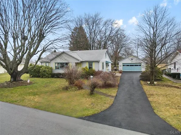 12 Ridgewood Rd, Easton, PA 18045