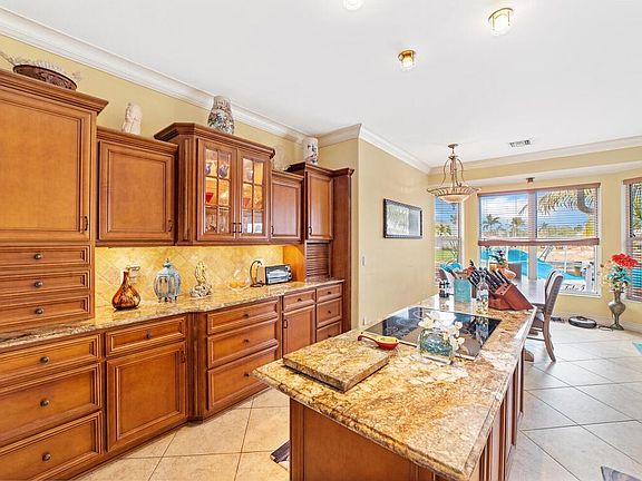 5th image of 1650 Begonia Ct #0