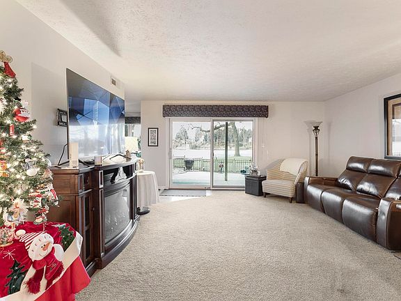 4th image of 550 Vistula Ter APT 1