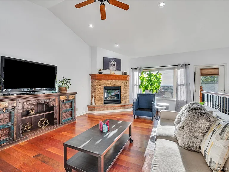 581 S Seaside Dr — Photo 5