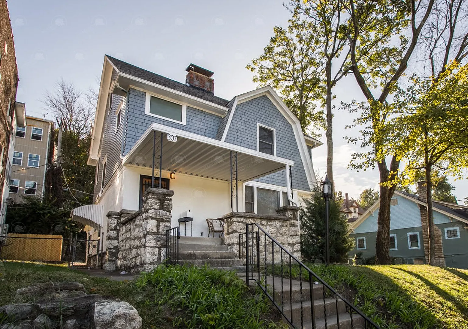 Leasing Special 3-Bedroom 3-Bathroom W/A Loft In Historic Pendleton Heights! — Photo 1