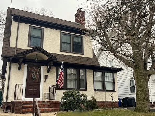 4519 171st St, Flushing, NY 11358